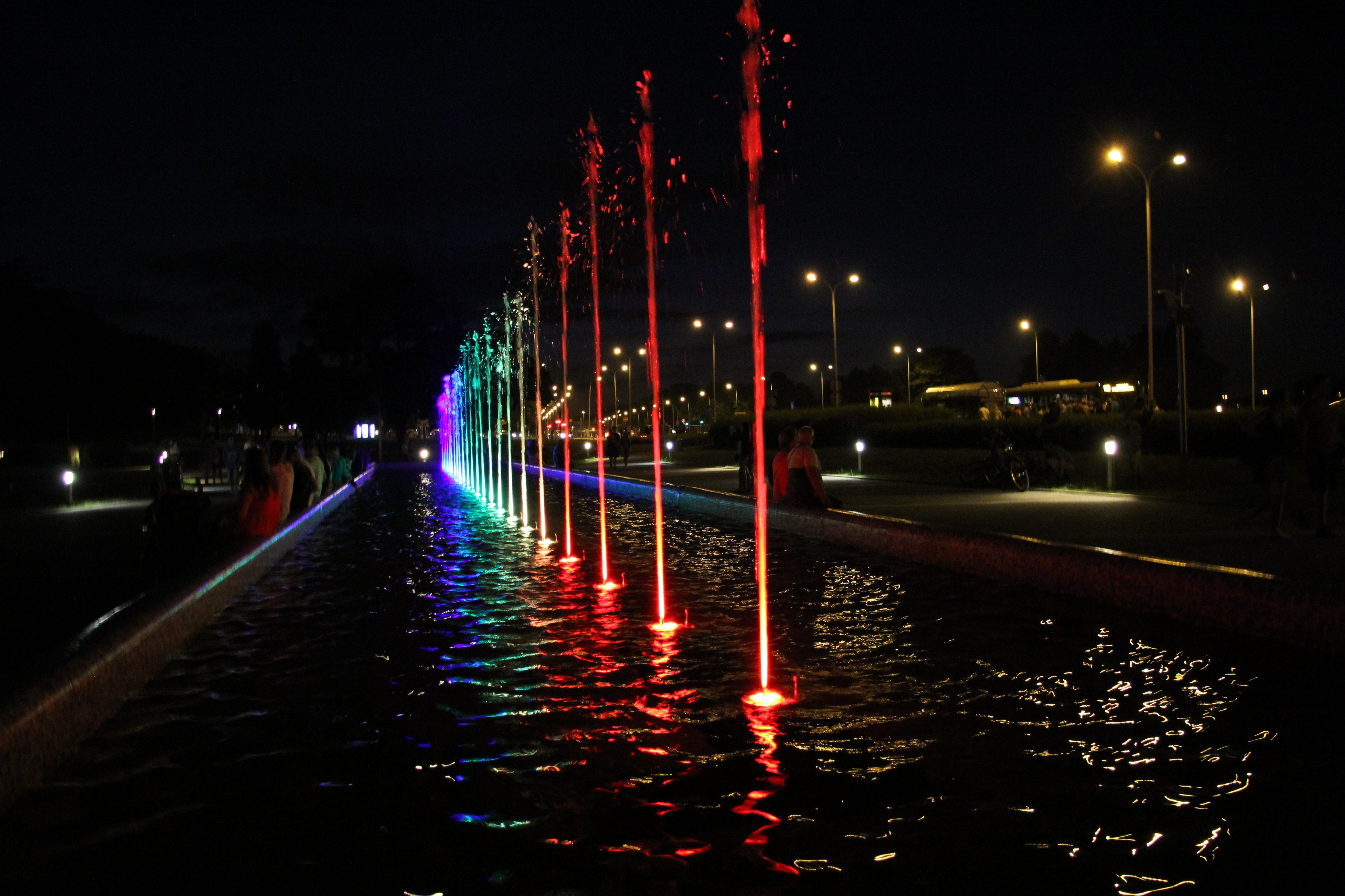led lighted water fountain