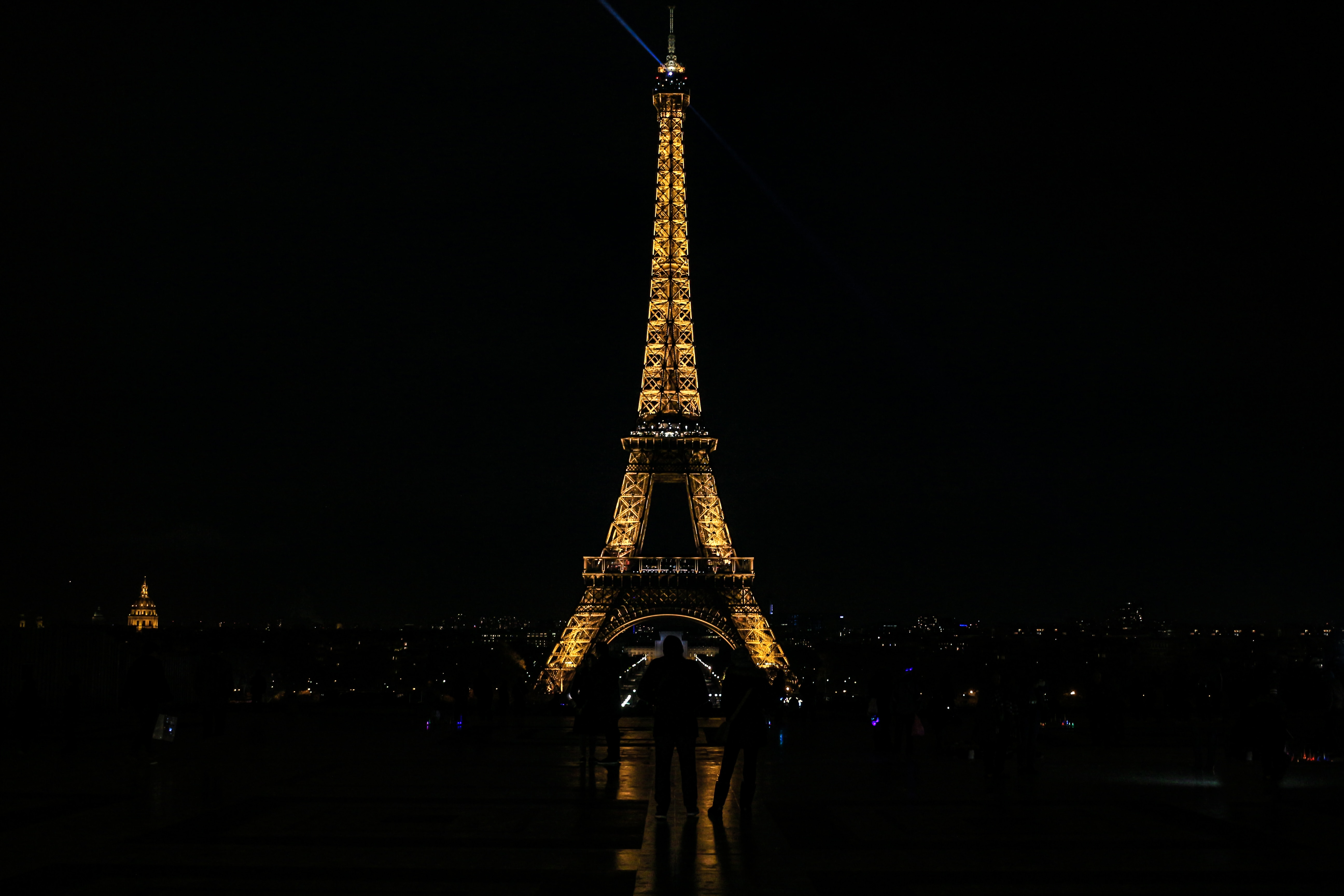 eiffel towel with lights during nighttime