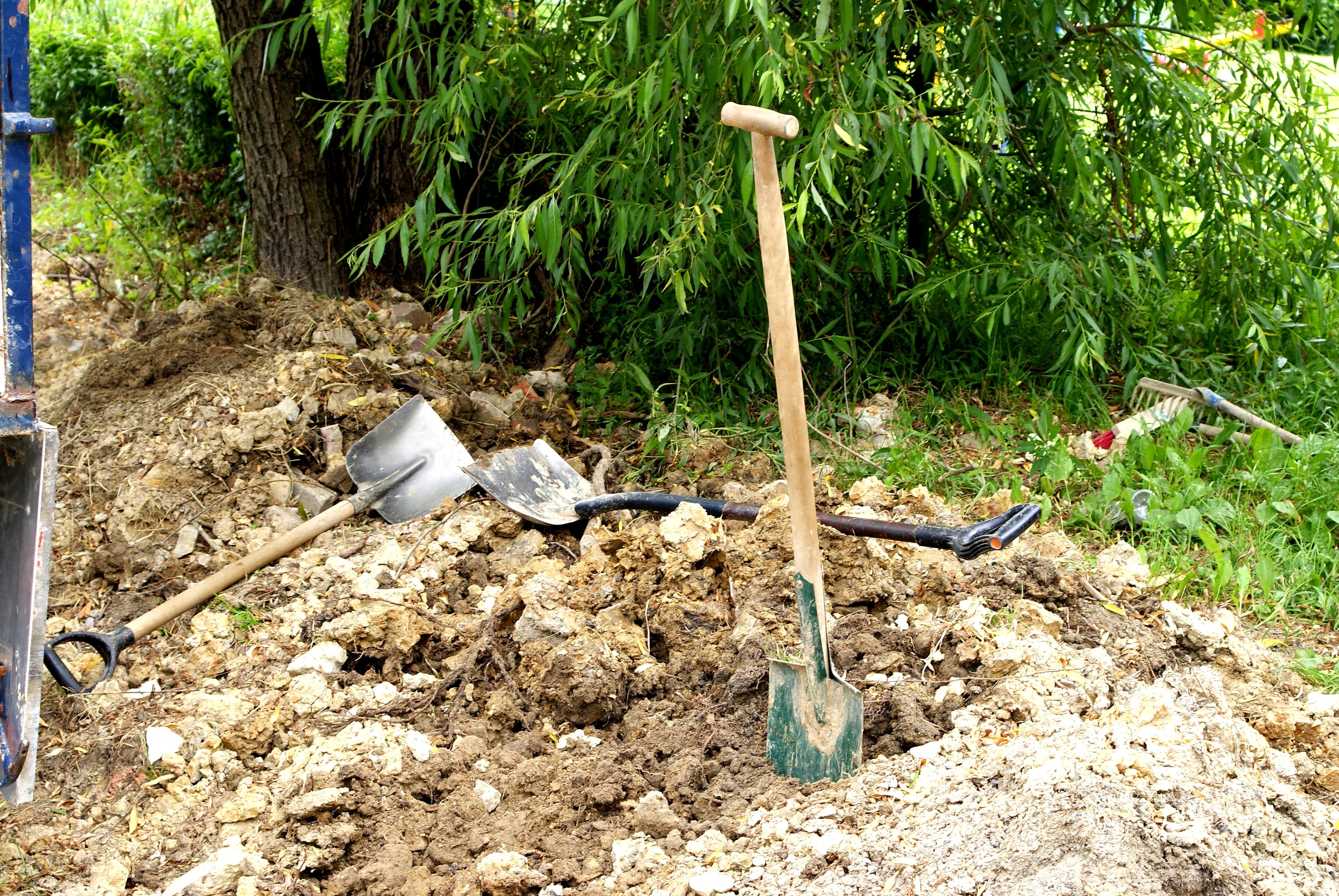 brown handle shovels