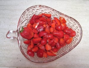 sliced strawberries\ thumbnail