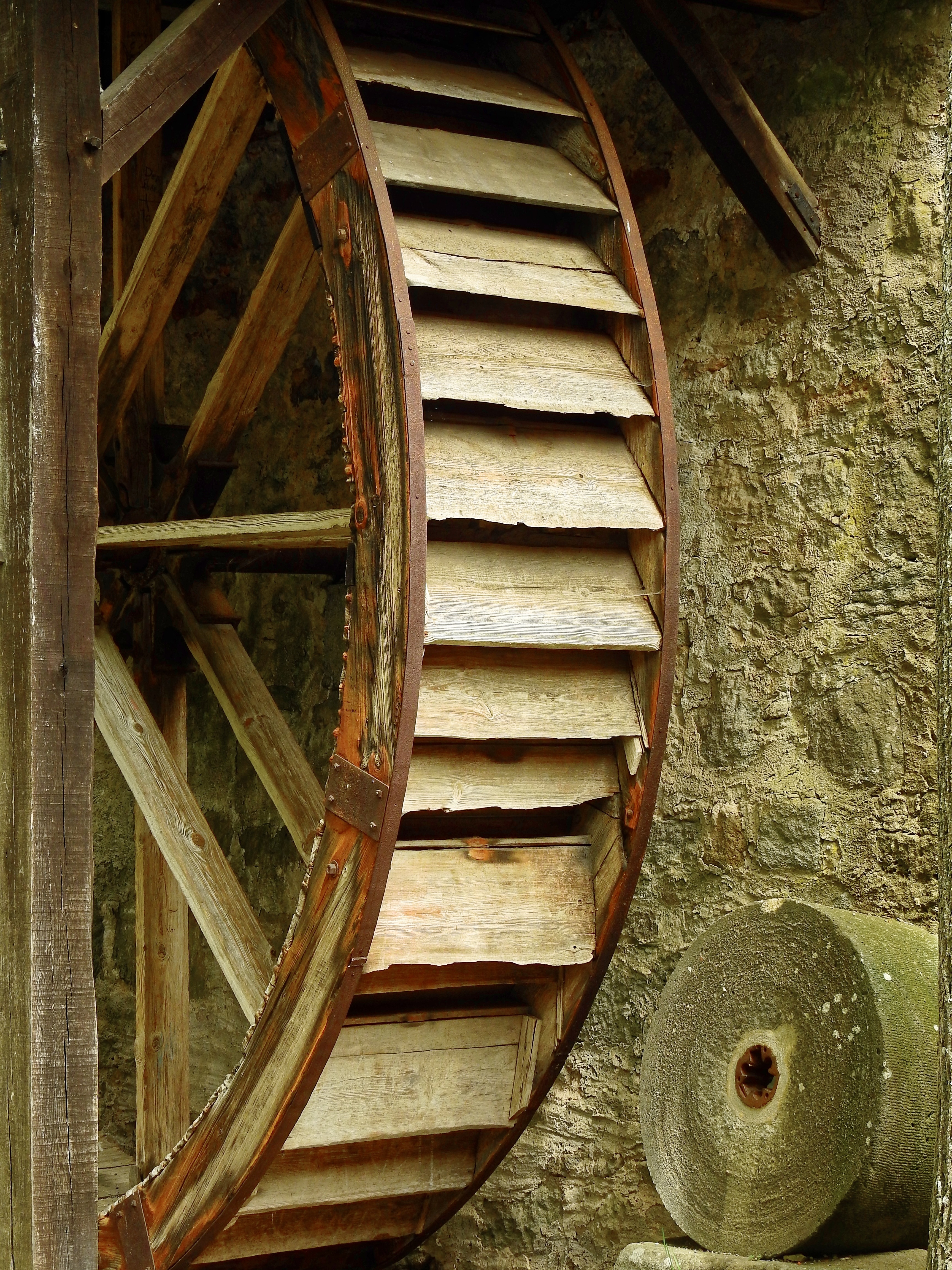 brown wooden water mill