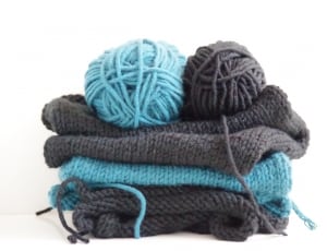 blue and black yarn thumbnail