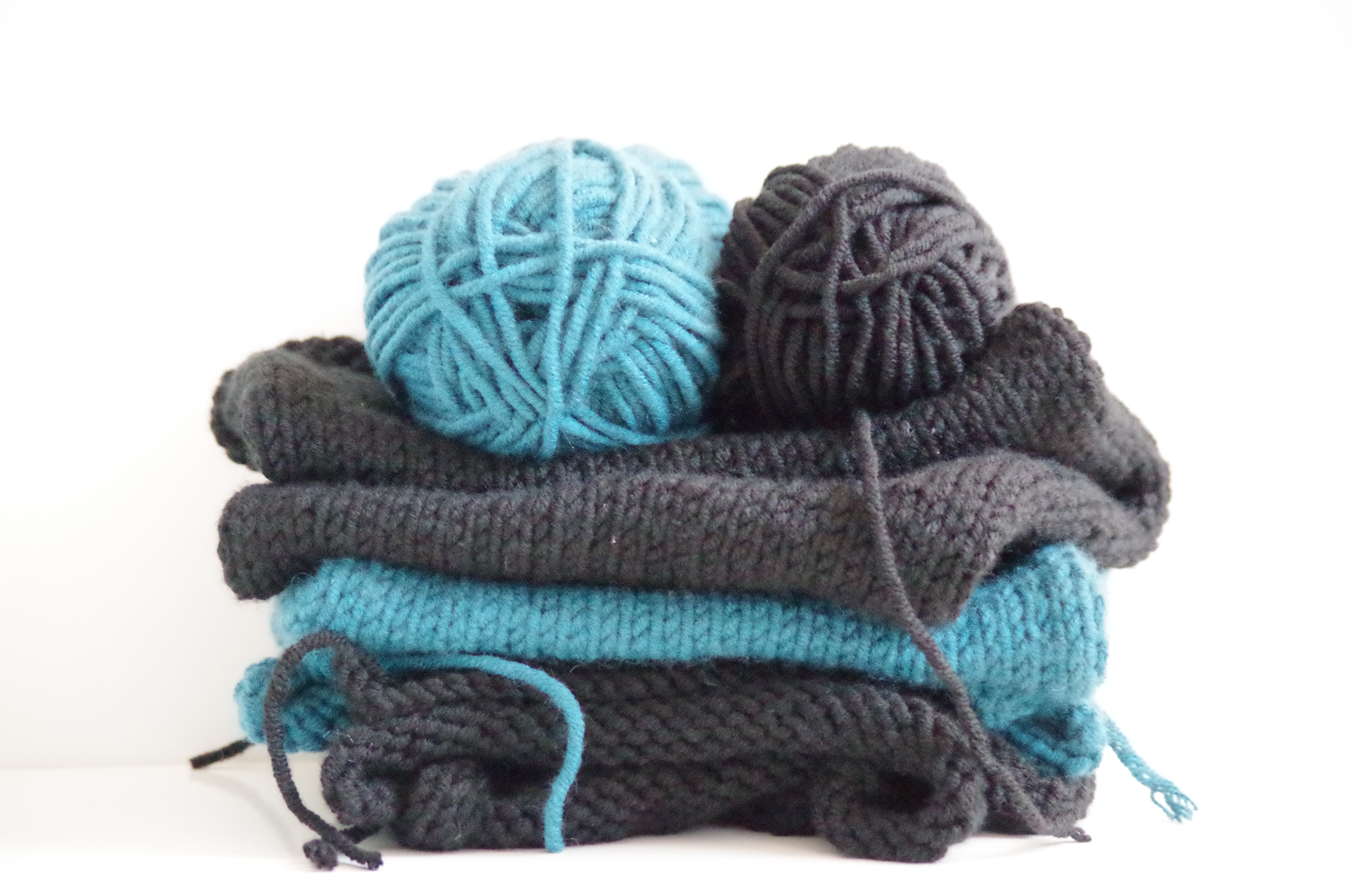 blue and black yarn