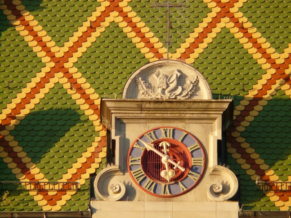 beige and red clock preview
