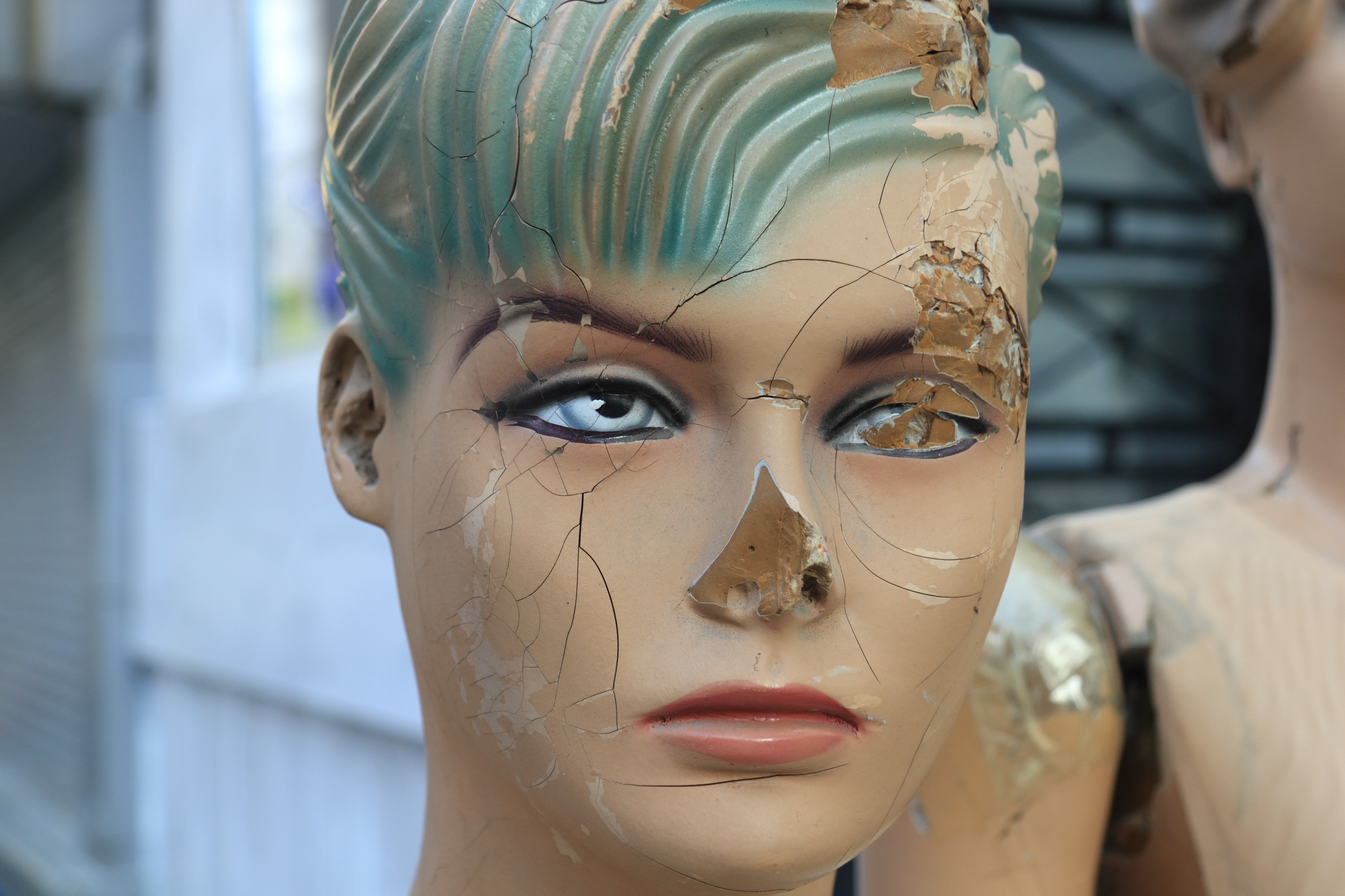 female mannequin head