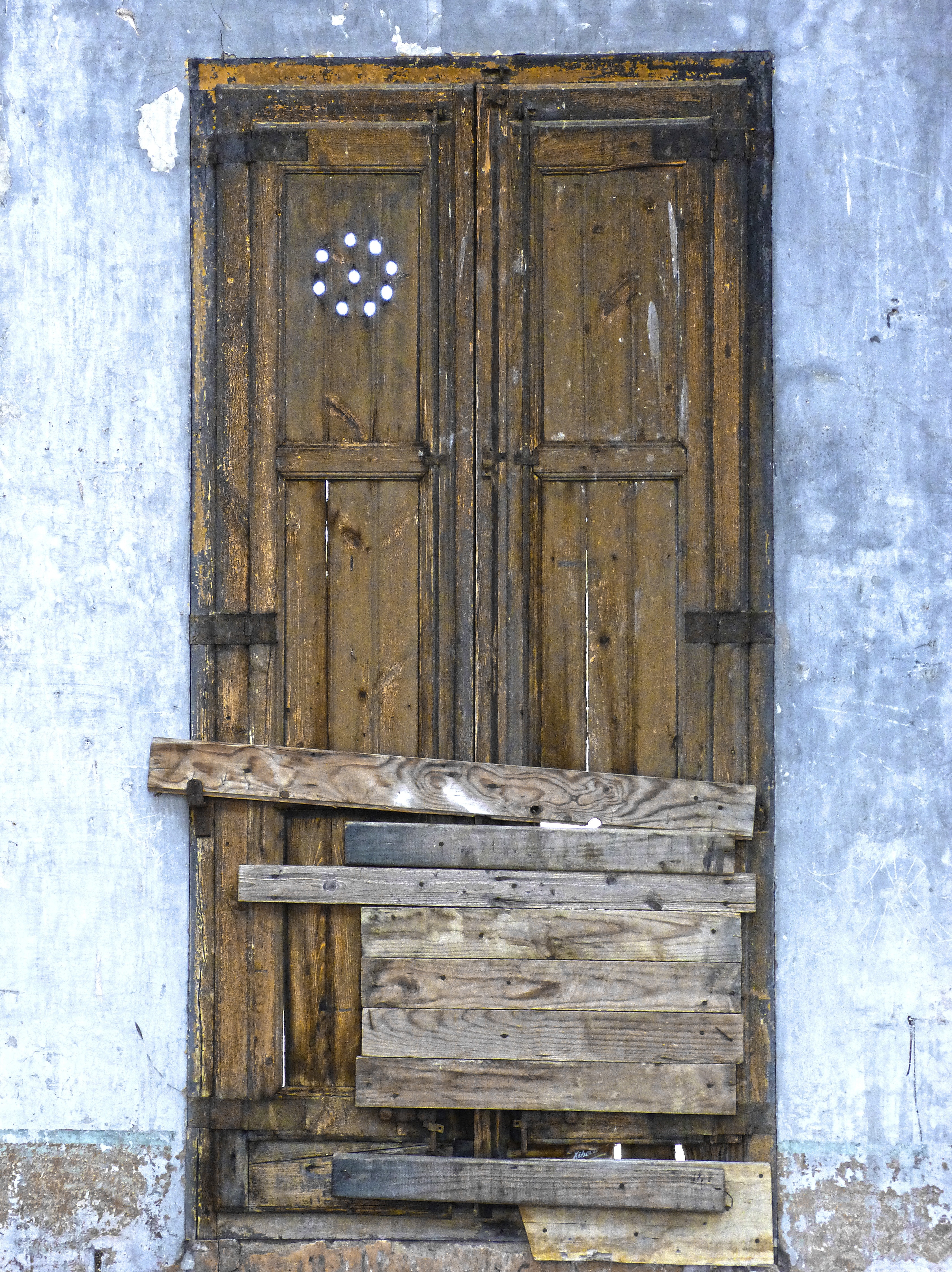 brown wooden 2 door panel