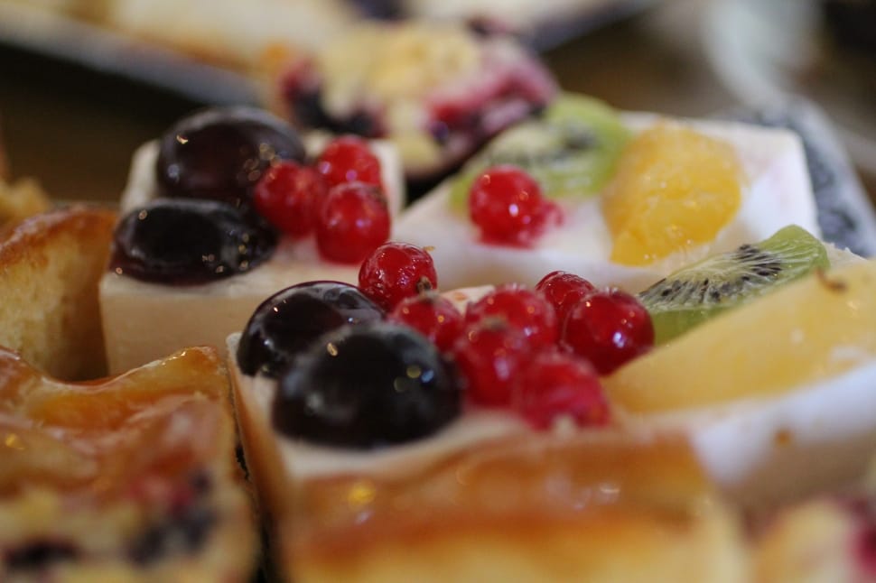 pie with fruit toppings preview