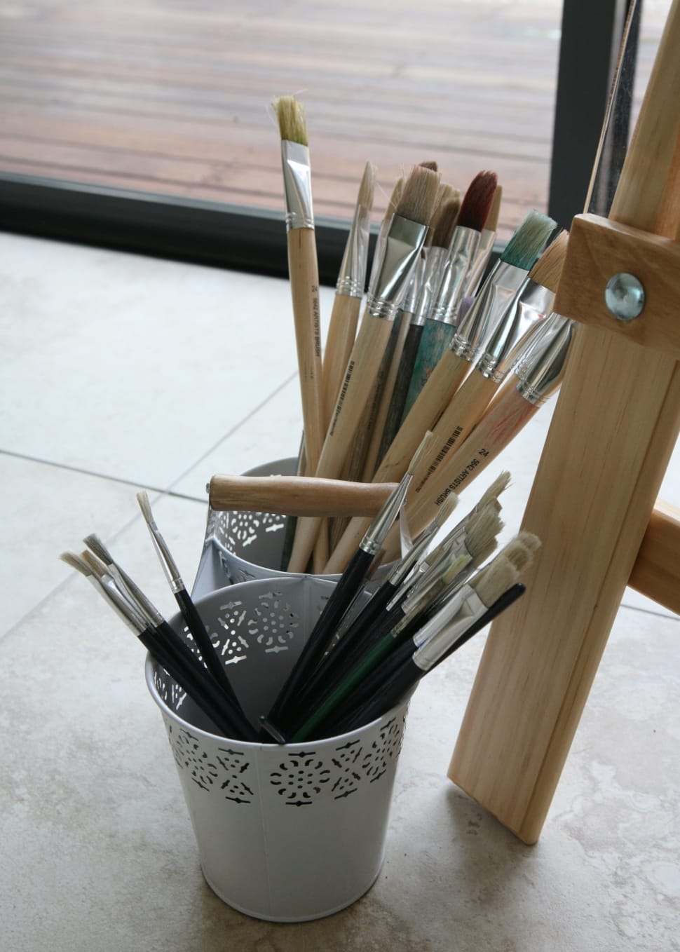 paint brush collection and bucket preview