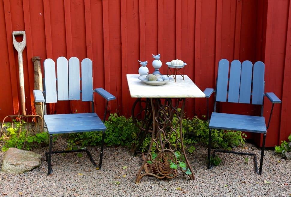 blue and white 3-pc diner set on garden preview