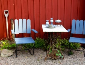 blue and white 3-pc diner set on garden thumbnail