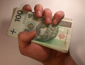 100 banknote stack thumbnail