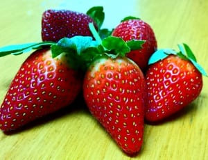 five strawberries thumbnail