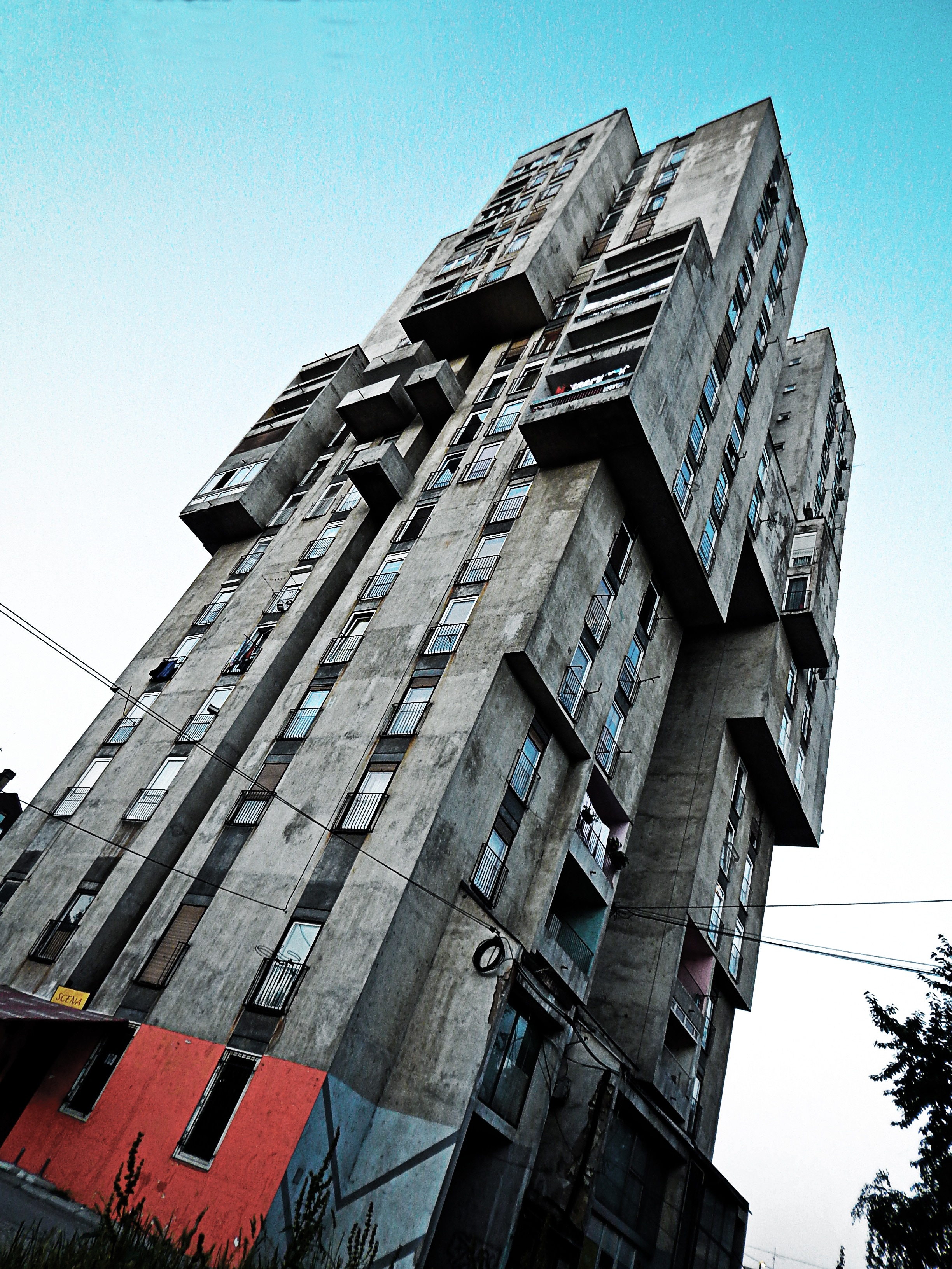gray concrete high rise building