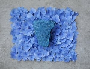 blue flower table decor thumbnail