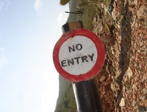 white and red no entry sign thumbnail