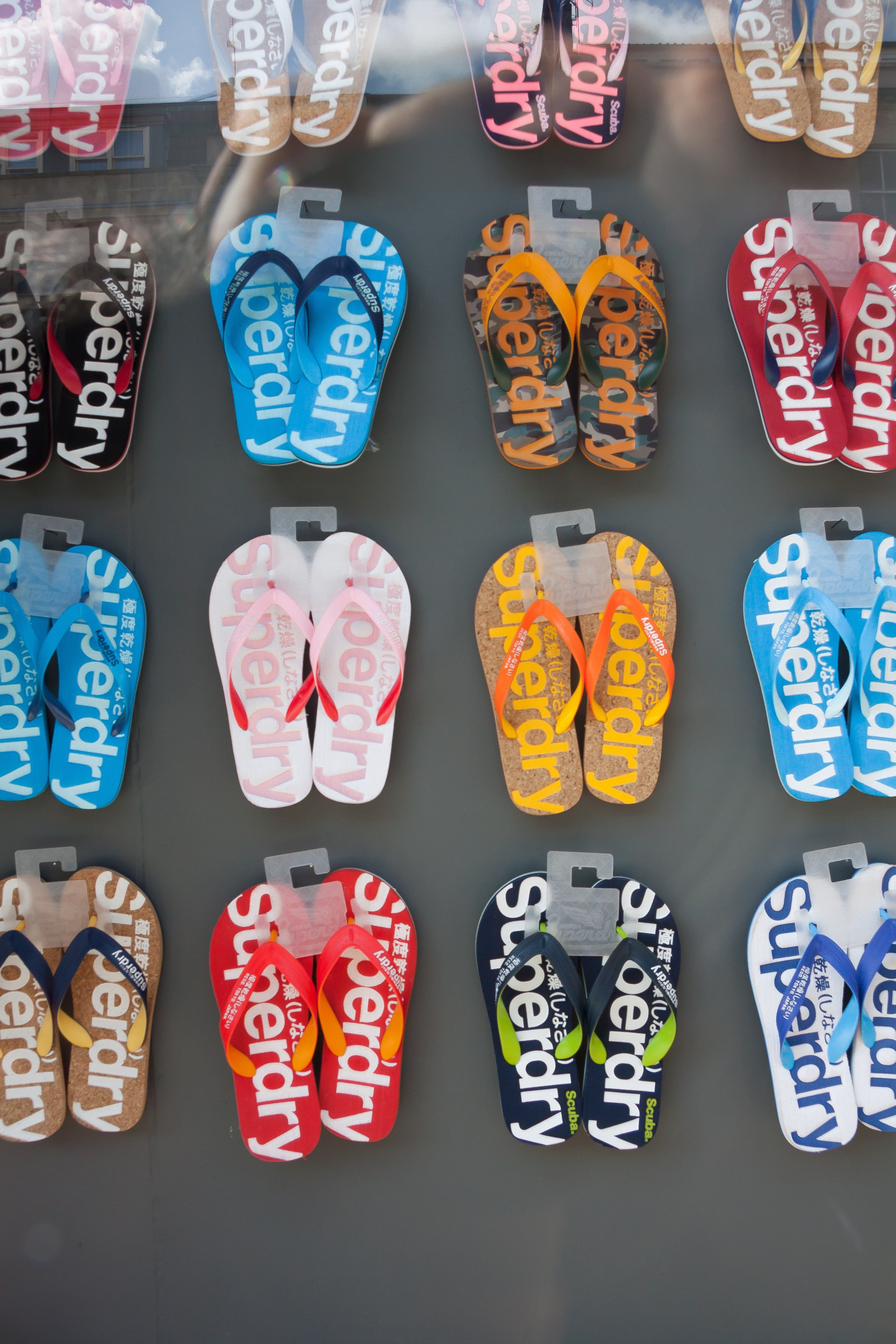 superdry paired flipflop lot free image | Peakpx