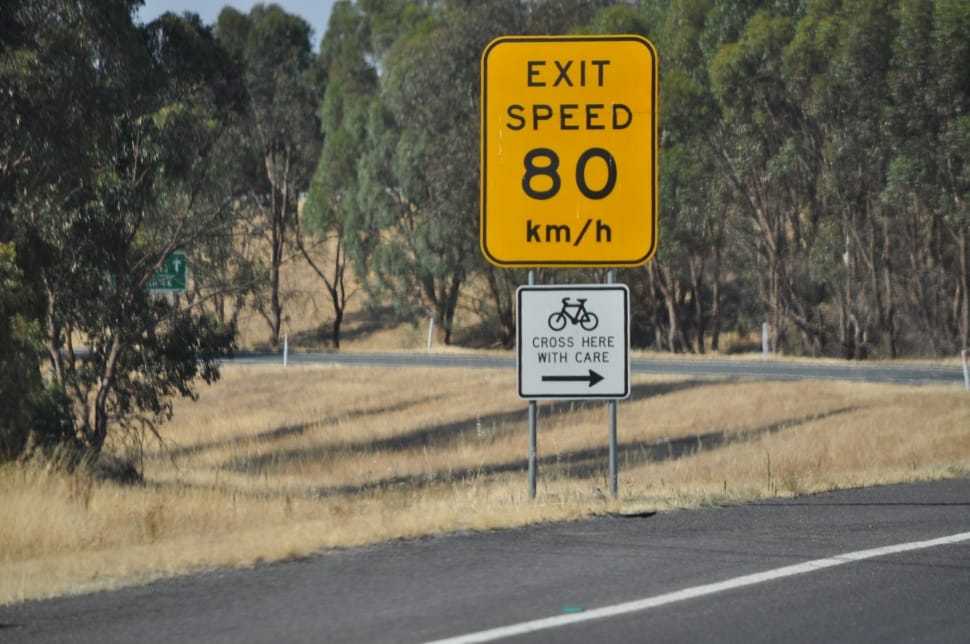 australia-signs-traffic-output-80km-wallpaper-preview.jpg