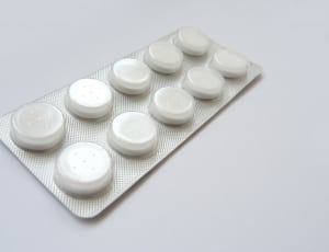 white round medical tablets thumbnail
