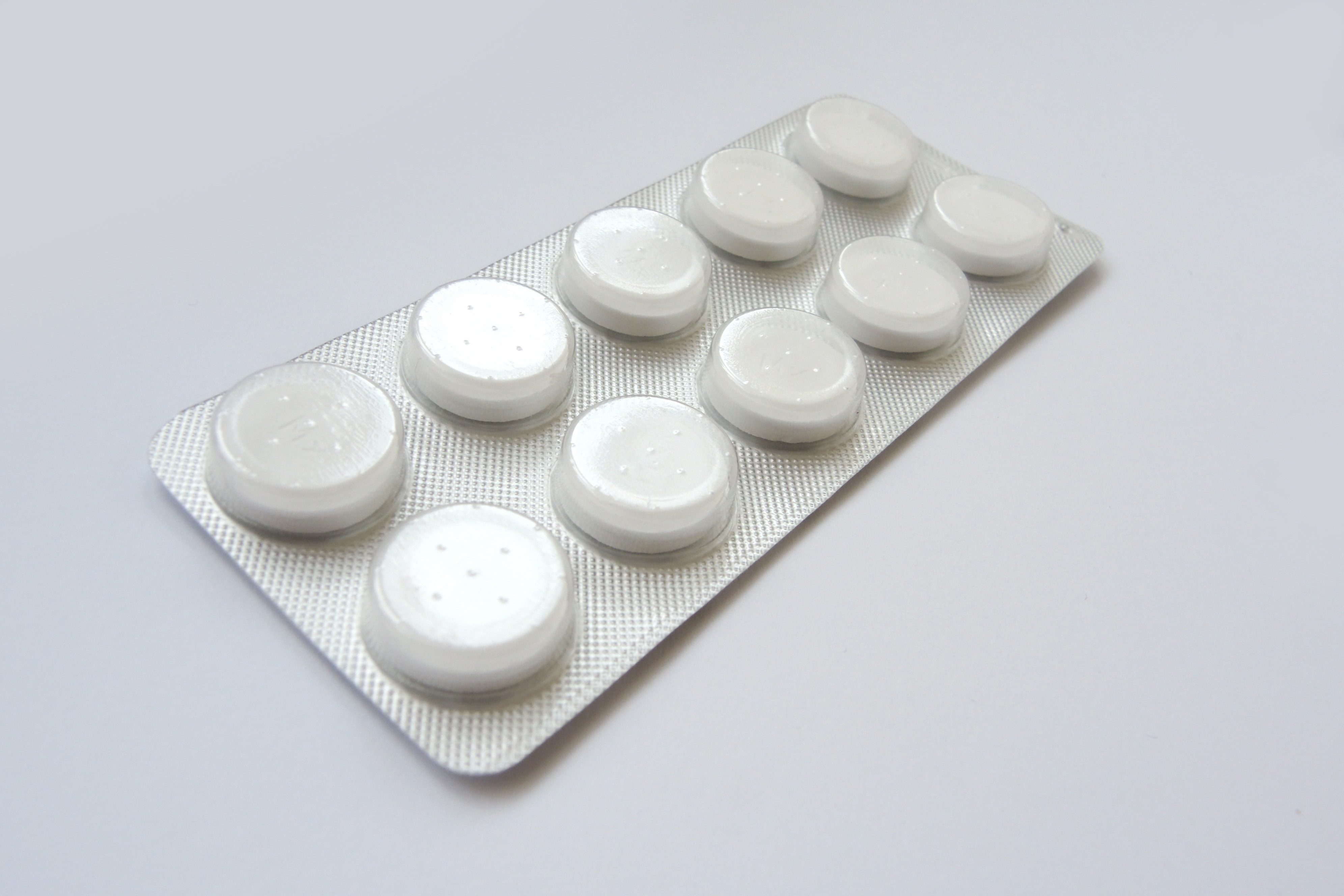 white round medical tablets