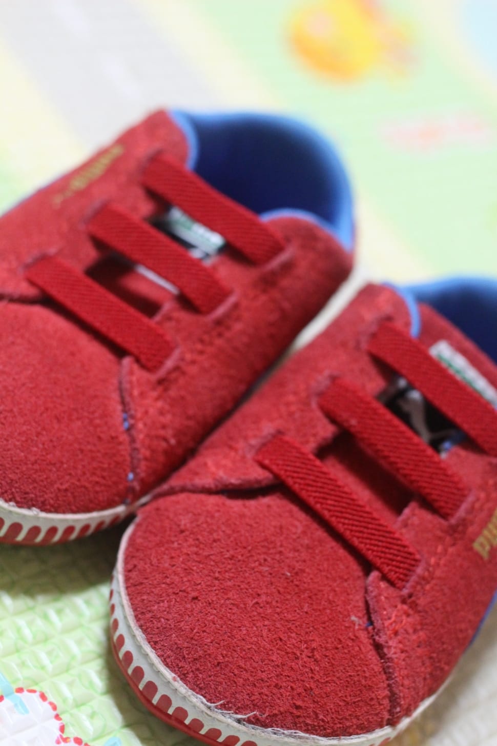 toddler's red puma shoes free image - Peakpx