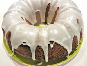 chocolate cake with vanilla thumbnail