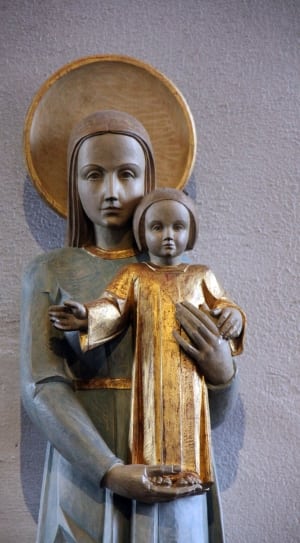 holy mother and son statue thumbnail