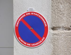 red blue and white defense de stationer sign thumbnail