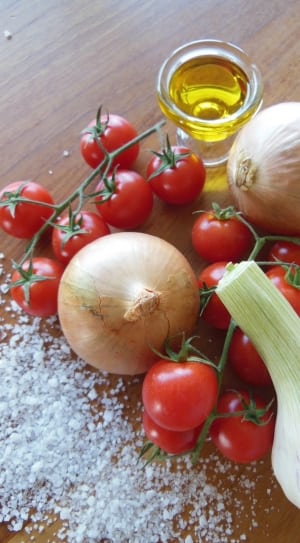 tomatoes and onions thumbnail