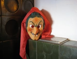 scary halloween mask thumbnail