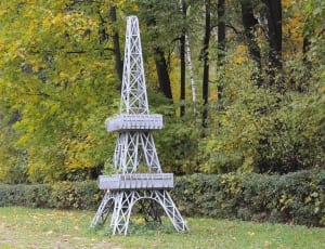 metal eiffel tower statue thumbnail
