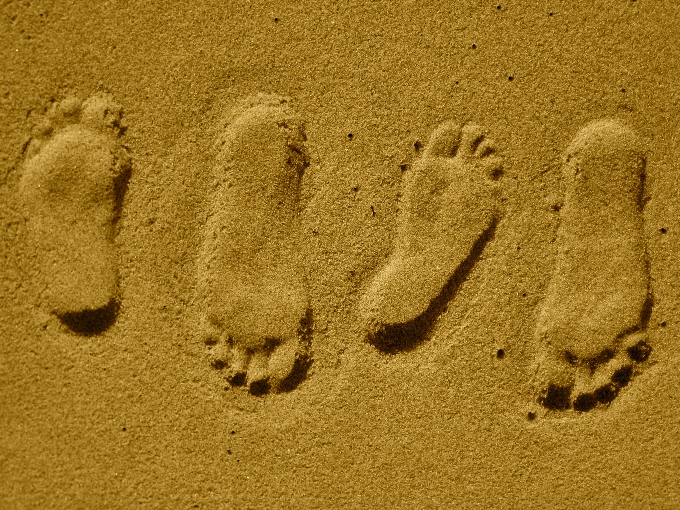 sand foot prints