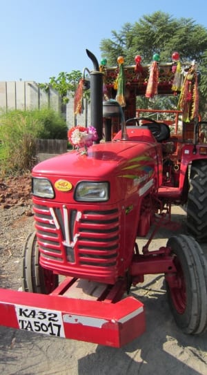 red tractor thumbnail