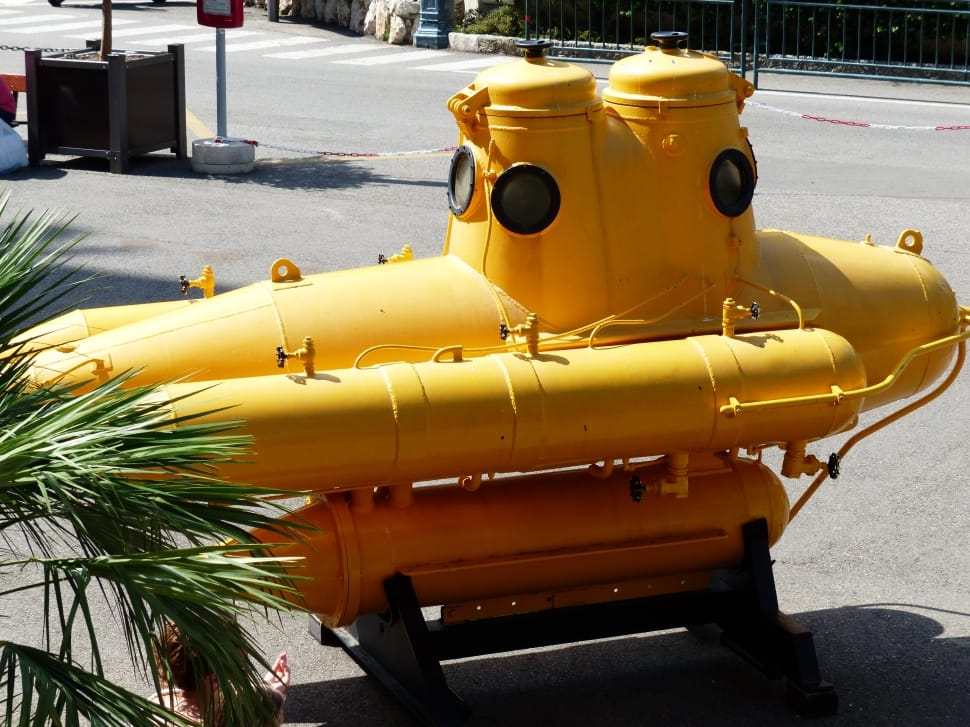 yellow submarine toy preview