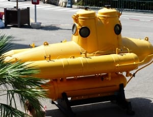 yellow submarine toy thumbnail
