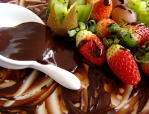 strawberries with chocolate thumbnail