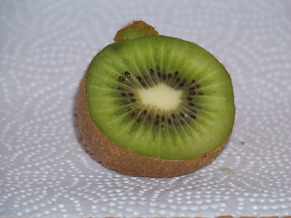 sliced kiwi fruit preview