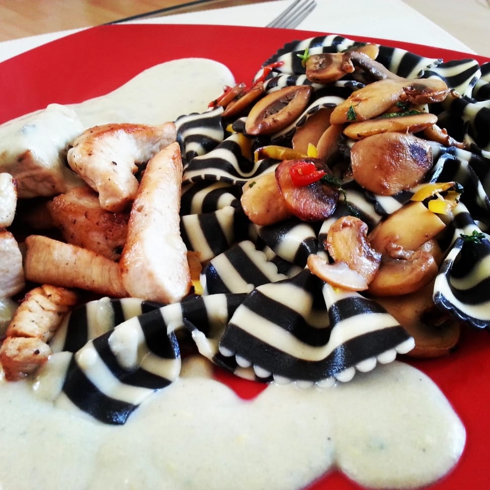 brown mushrooms with white sauce preview