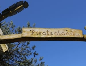piratenland signage thumbnail