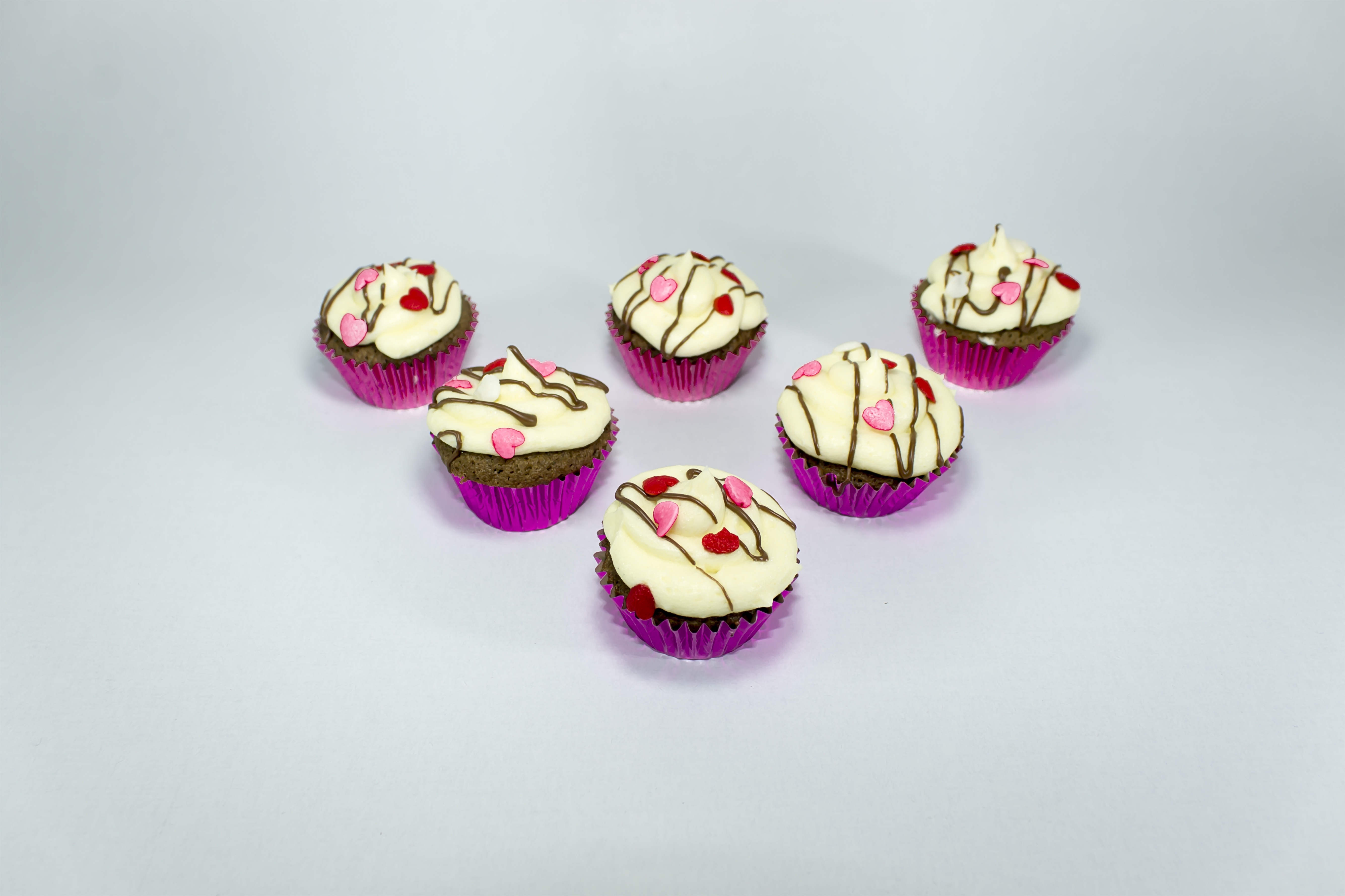 red and pink cupcakes
