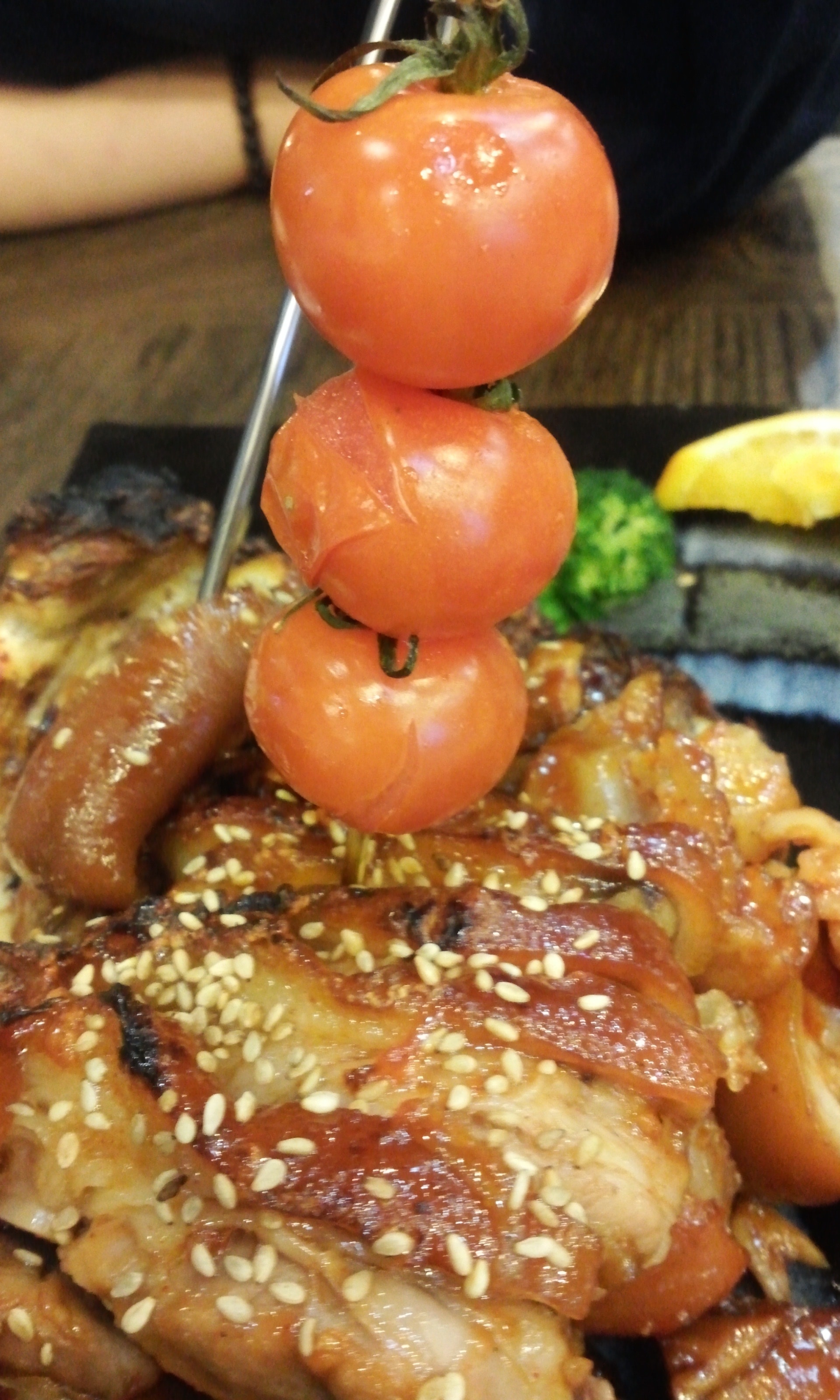 grilled pork with three tomatoes