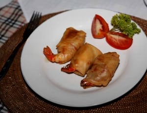 fried shrimps with sliced tomato thumbnail