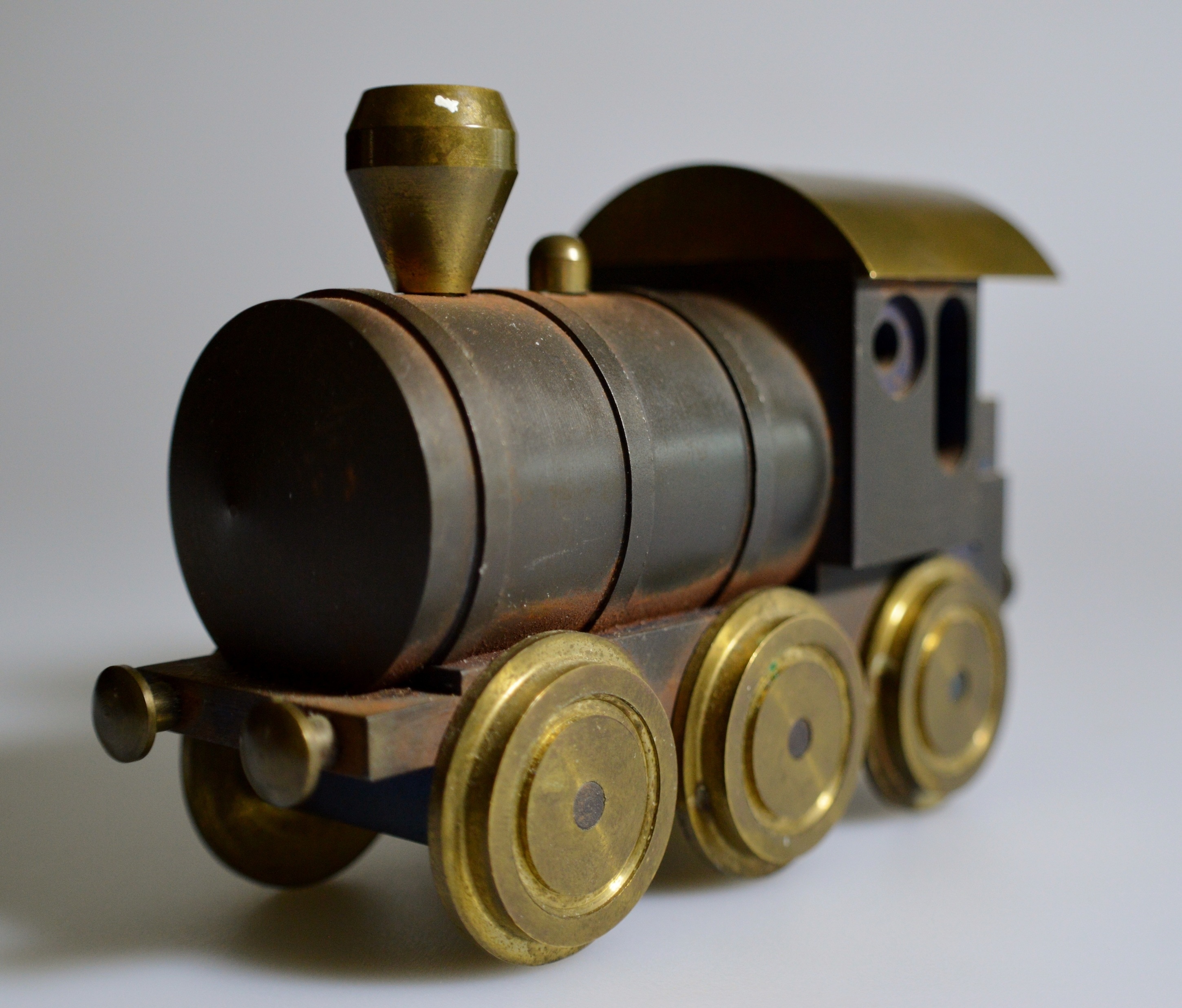 brown locomotive diecast scale model