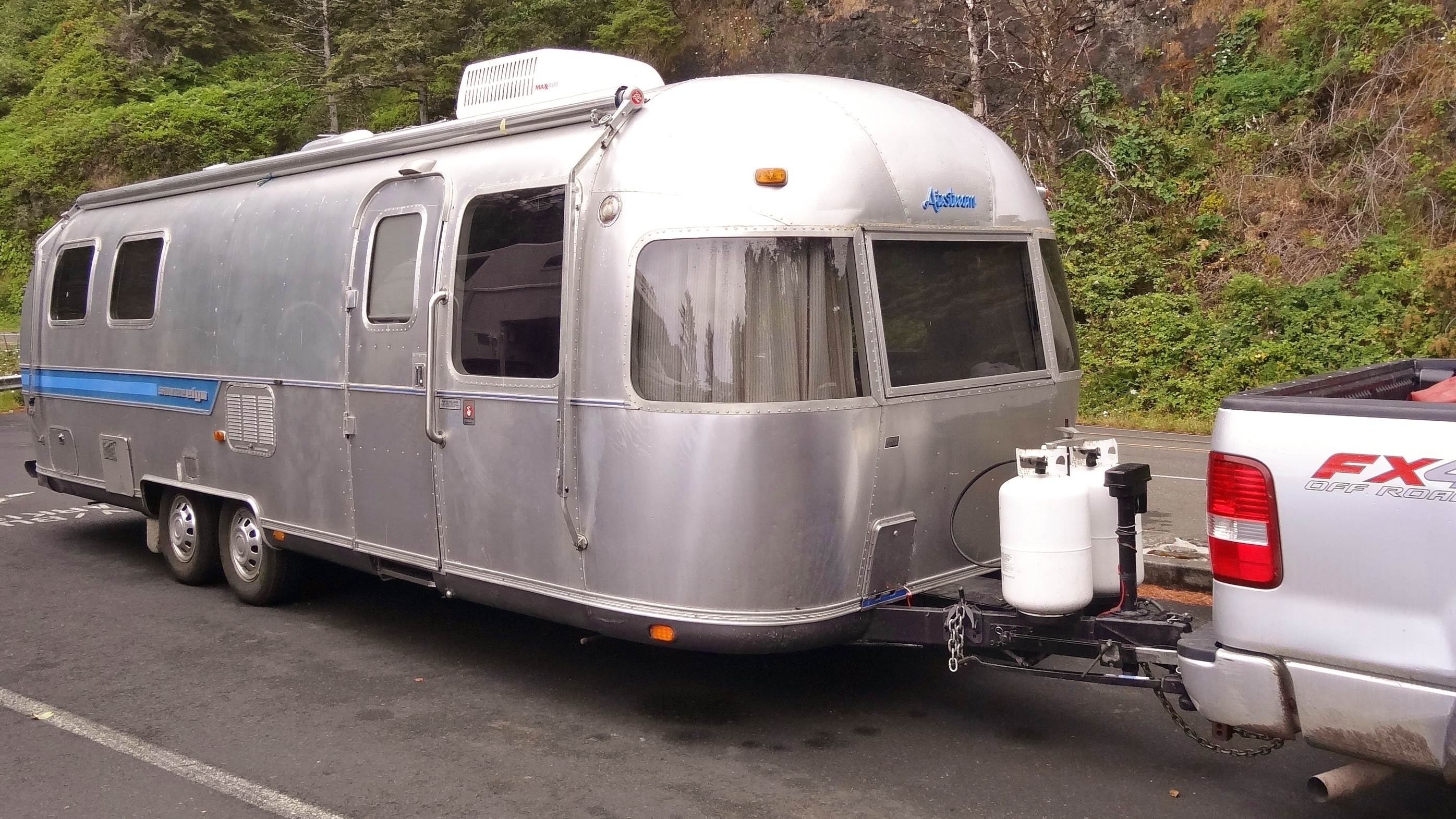gray enclosed trailer